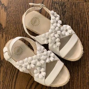 Girls white flower UGG sandal, size 12